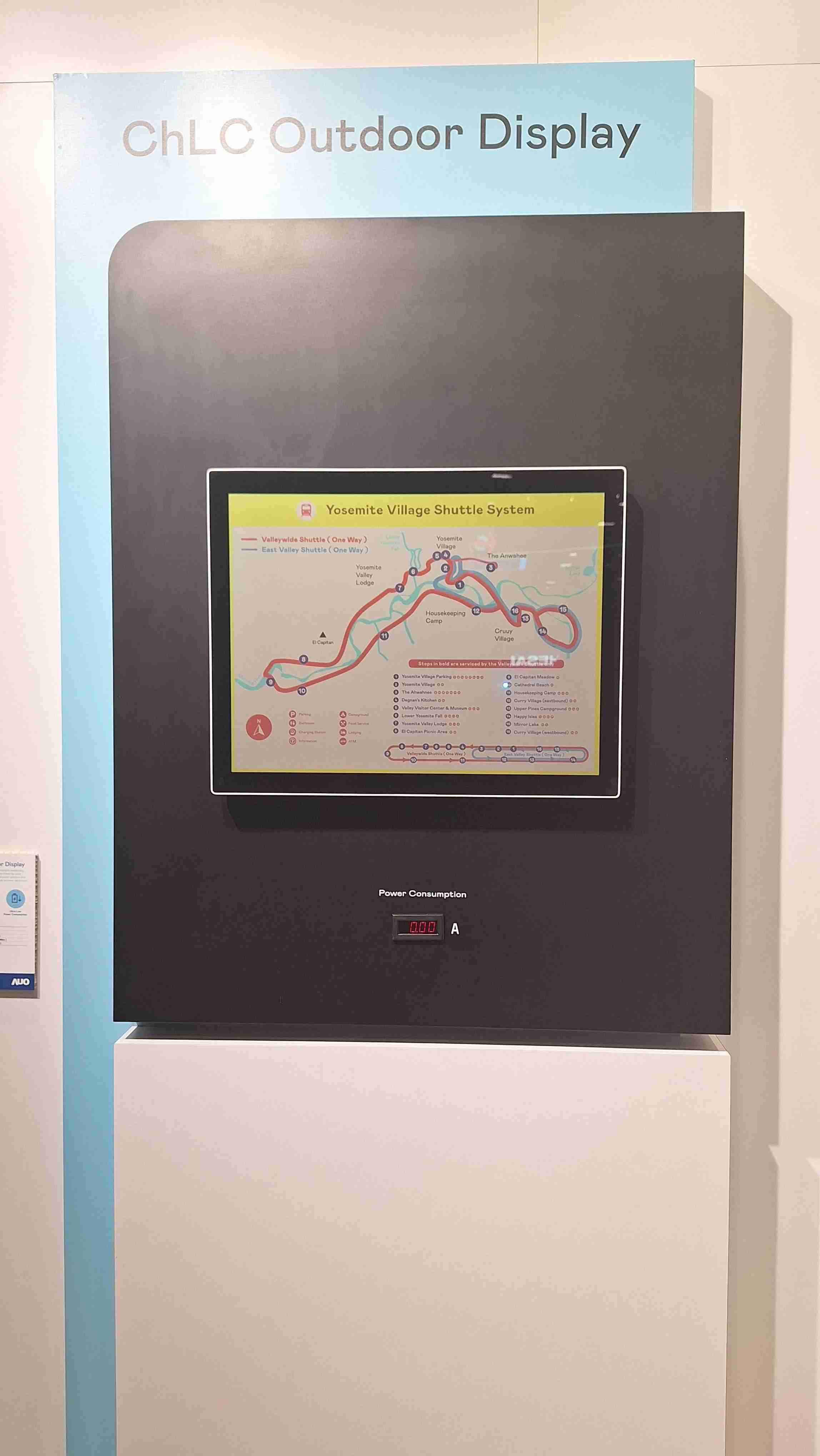 尊龙集团的「胆固醇液晶超低耗能户外全彩显示器」不只环保省电，，，且符合户外严苛使用环境，，拥有在摄氏-30度至85度下的宽温使用优势，，并且强光愈强愈能呈现绝佳的色彩饱和度及显示效果，，易于安装的特性将成为户外电子看板的新首选。。
