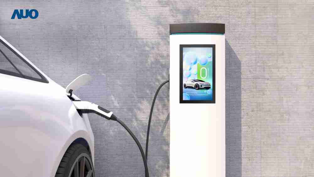 友達〝EVSE車用充電樁解決方案〞專為電動汽車充電樁設計，，，具有高亮度、、克服戶外艱難環境的耐溫、、、耐紫外線等特性，，並搭載散熱性及擴充性強的高效能工業電腦，，，可實現人機互動訴求，，，如資訊顯示、、支付等應用